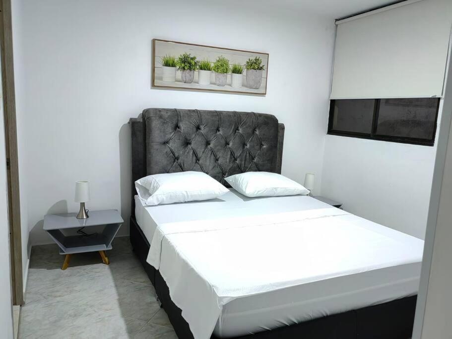 De 3 En Apartamento *